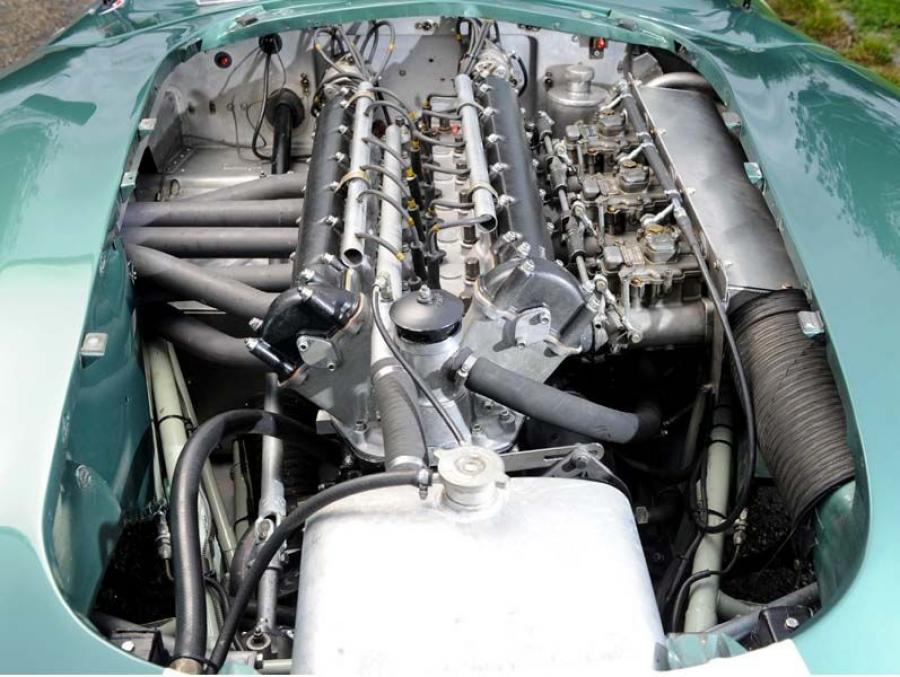 Моторный отсек Aston Martin DBR1 1957 года  (фото 29 из 57)